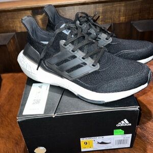 ADIDAS ultraboost 21